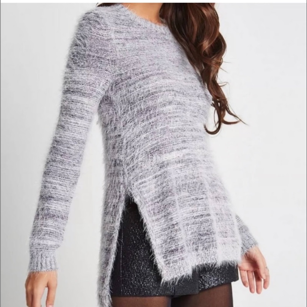 Bcbgeneration Fuzzy Side Slit Pullover Sweater Si… - image 2